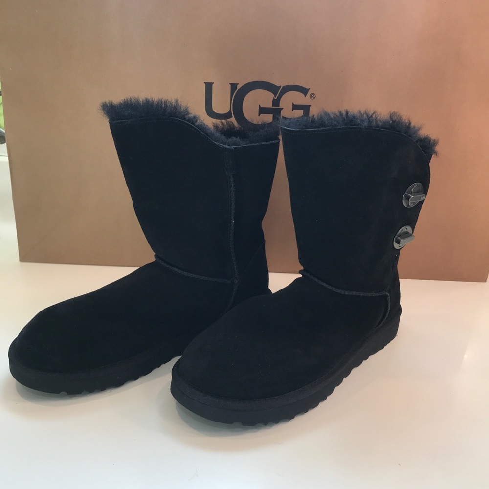 NEW Ugg Classic Short Turnlock BootsSuedeBlack Sz8
